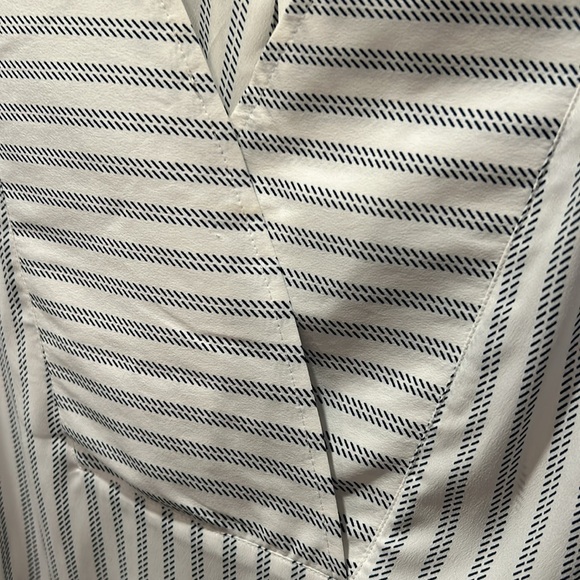 Like new blouse - Picture 4 of 5